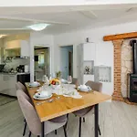 Mirjana T. Apartamento