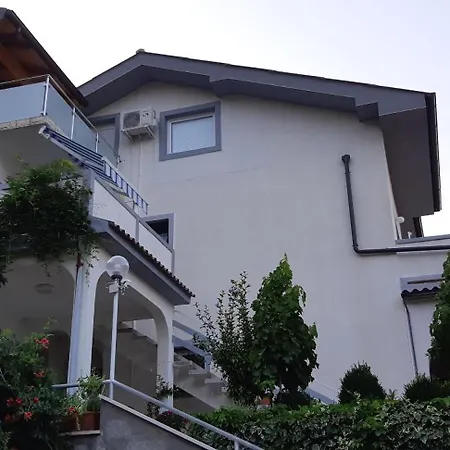 Apartment Mirjana T. Supetarska Draga