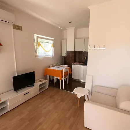 Mirjana T. Apartment Supetarska Draga
