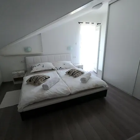 Apartment Mirjana T.