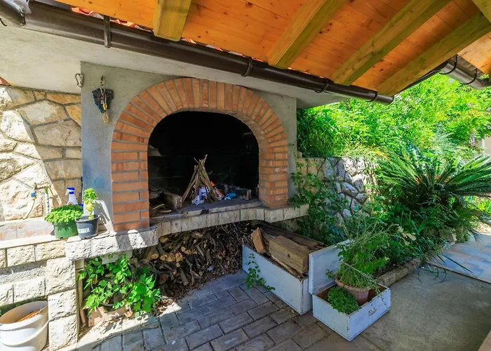Apartament Mirjana T. Supetarska Draga